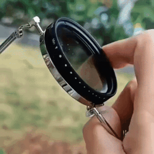 Lunettes dimmables en démonstration pour voir toutes ses caractéristiques