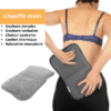 Femme utilisant la bouillotte peluche CuddleHeat™ sur son dos pour soulager les tensions lombaires.