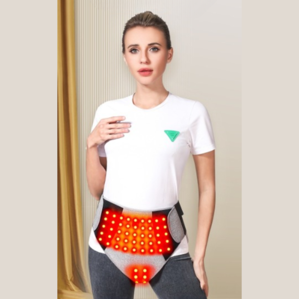 "Ceinture chauffante à LED rouges portée par une femme autour de la taille, dispositif infrarouge pour soulager les douleurs abdominales et lombaires"